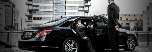 London Chauffeur service - Luxury car hire -